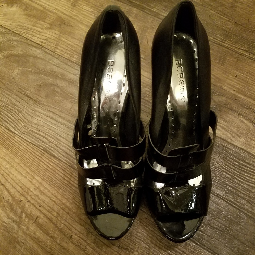 Black heel sandals